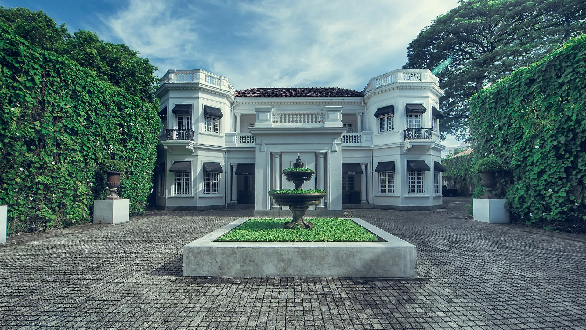 ***** Hotel Paradise Road Tintagel Colombo Sri Lanka